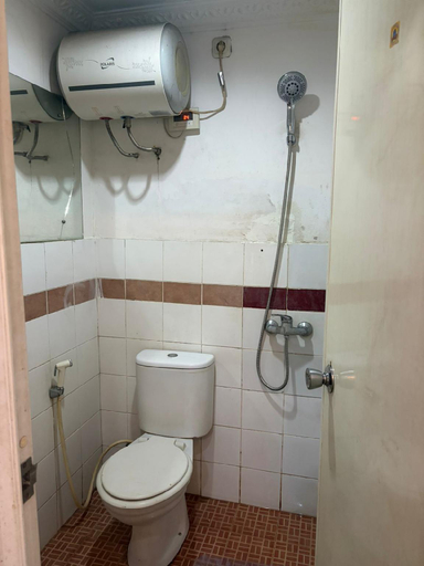 Bathroom, Apartemen Mutiara Bekasi Tipe Studio Gedung B, Bekasi