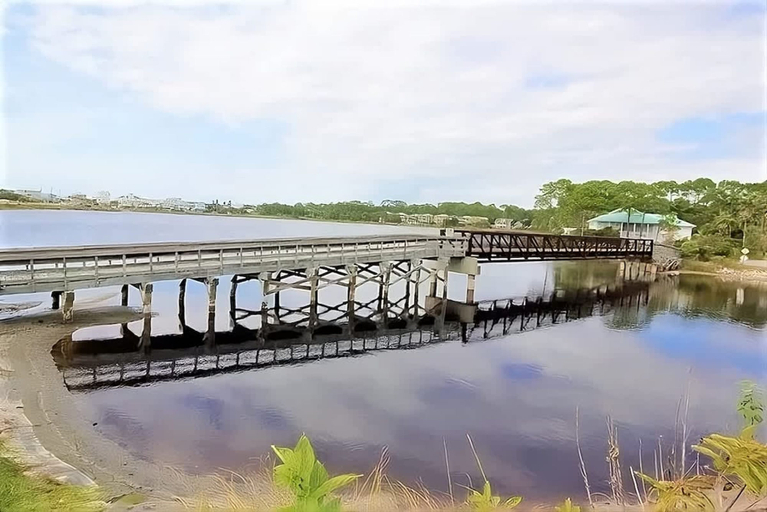 Room 5, 4BR Waterfront Beach Access Pool Lake Views, Walton
