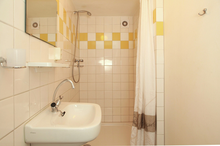 Bathroom 3, Veluwe Edge Group Villa With Fire Pit, Nunspeet