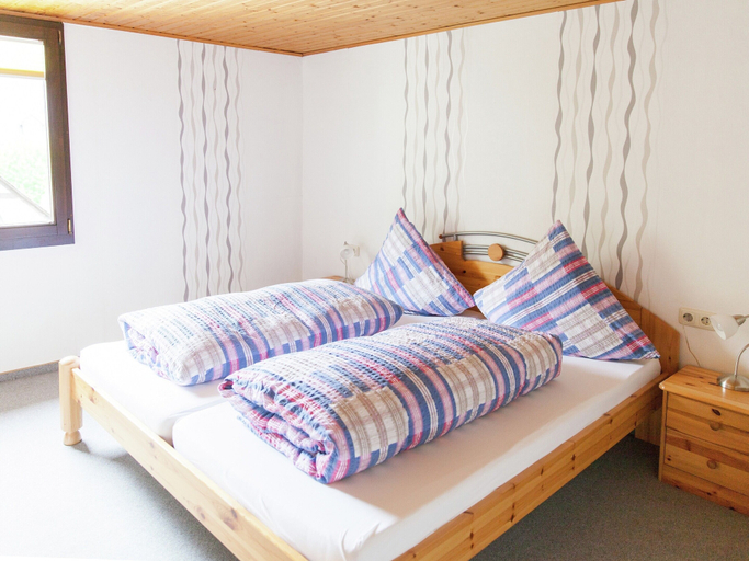 Bedroom 4, Ernst Lakeside Escape, Cochem-Zell