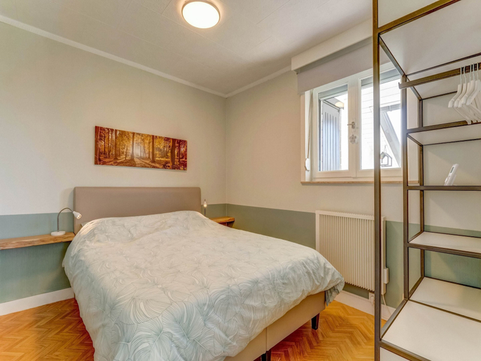 Bedroom 2, Holiday home in Heuvelland with garden, West-Vlaanderen