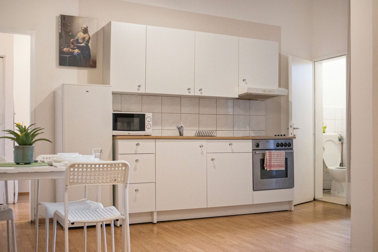 Private kitchen 5, Urban Haven 1BR With 1LR Downtown, Wien