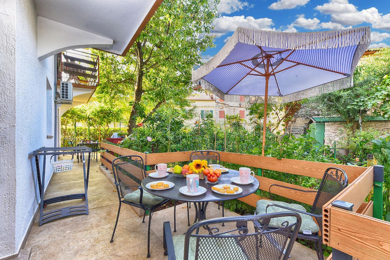 Others 5, Spacious apartment with garden, Poreč