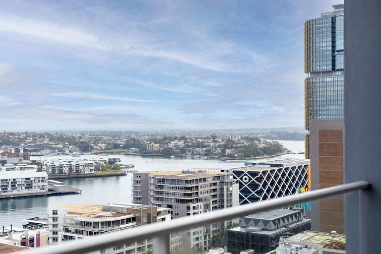 Interior 4, A Comfy & Spacious 2BR Apt Harbour View, Sydney