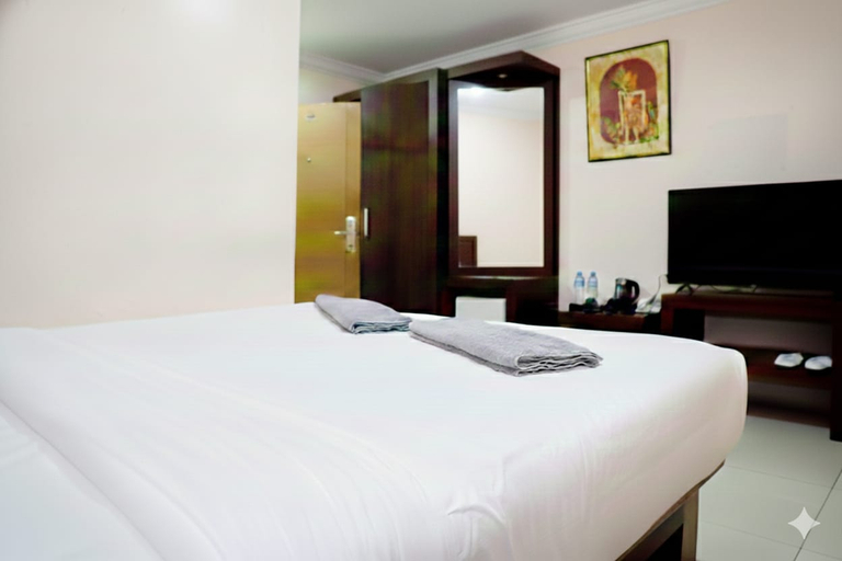 HOTEL BINTANG MULIA Room Type - SUPERIOR ROOM HOTEL BINTANG MULIA Room Type - SUPERIOR ROOM