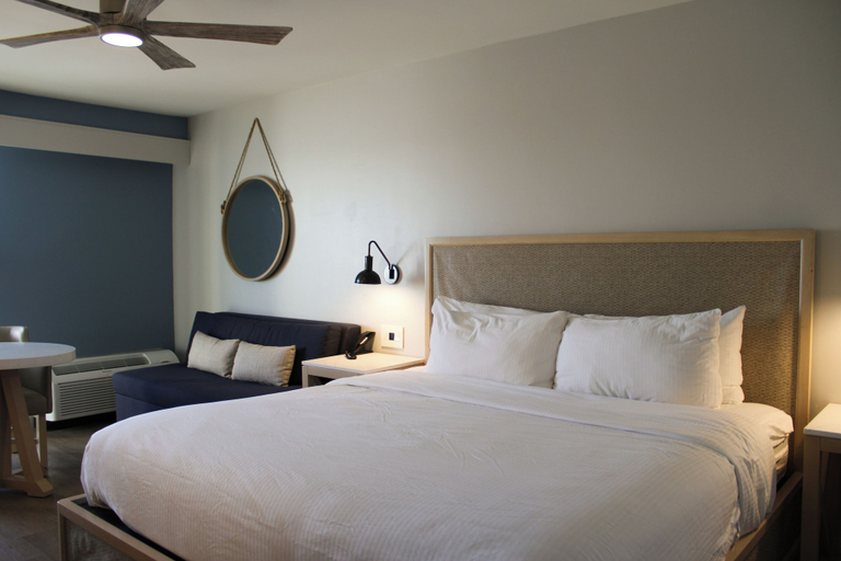 Bedroom 3, Rod 'N' Reel Resort, Calvert