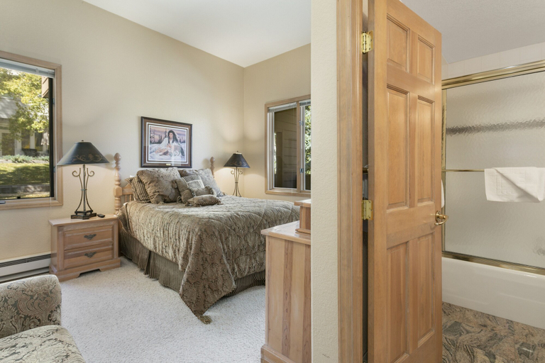 Room 3, Vail Ski Resort Valley Condos, Eagle