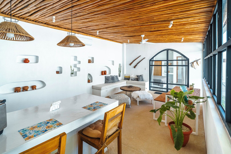 Others 5, Las Guapas Villa, Santa Cruz