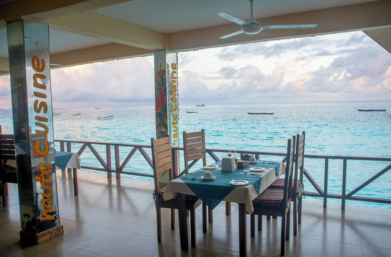 Food & Drinks 5, Double A Nungwi Beach Hotel, Kaskazini 'A'
