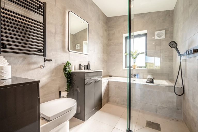 Room 3, Weekstone Waterside Barn, Devon