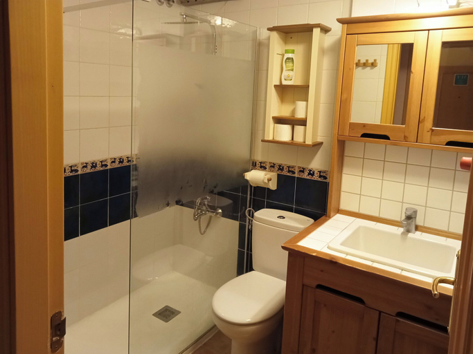 Bathroom 3, Apartamentos Valle de Tena Biescas 3000, Huesca