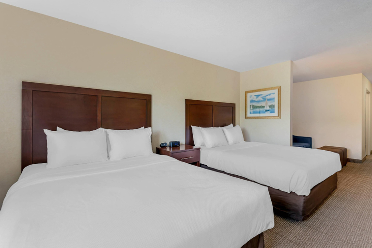 Bedroom 3, Comfort Suites Lake Geneva East, Walworth