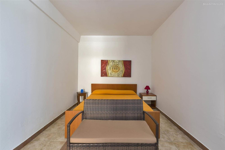 Room 2, 1070 Girasole Trilo 2 by Barbarhouse, Lecce