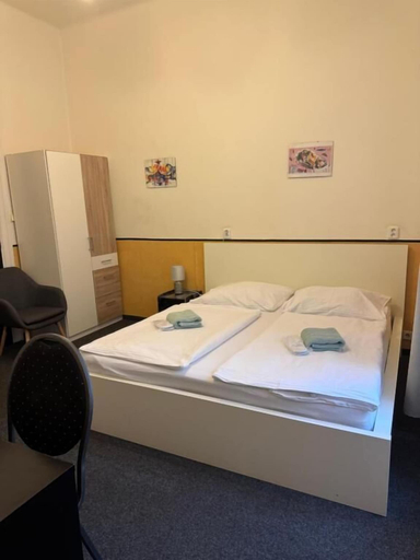 Room 2, Welcome Hostel & Apartments Praguecentre, Praha 1