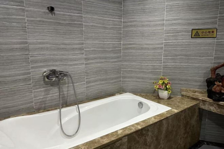 Bathroom 3, Jialing Bandao Hotel, Guang'an