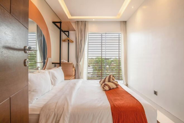 Room 4, Marvelous 6Br 2 Mins to Beach, Badung