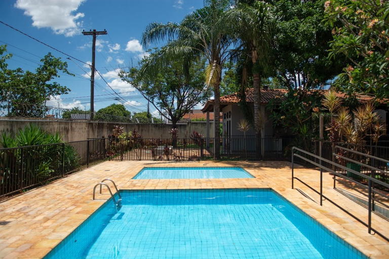 Room 2, Apto com Piscina Garagem e Ar Cond no Jardim Zara, Ribeirao Preto