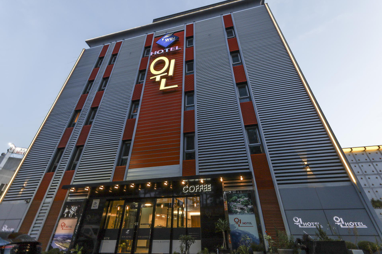 Exterior & Views 2, Andong Win Hotel, Andong