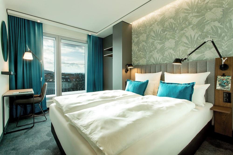 Bedroom 2, Motel One Bonn-Hauptbahnhof, Bonn