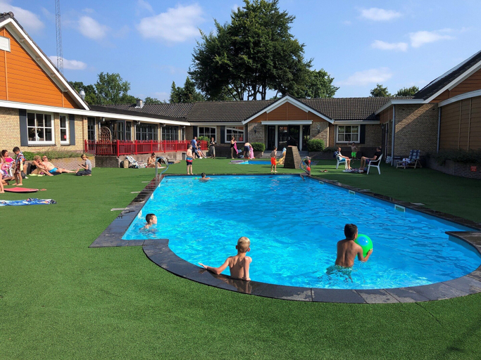 Sport & Beauty 4, Chalet in Voorthuizen with indoor pool, Barneveld
