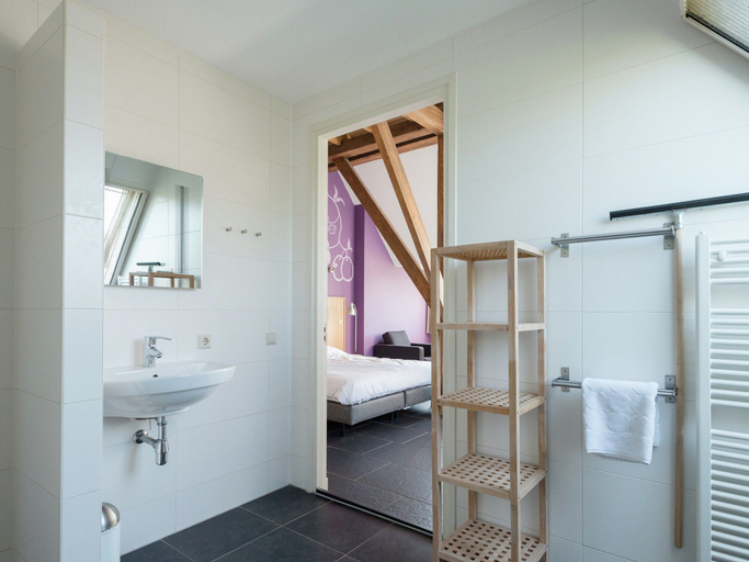 Others 4, Inviting Holiday Home in Zuidoostbeemster near Center & Forest, Beemster