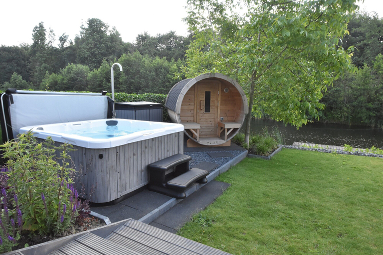 Others 3, Modern Villa in Harderwijk with Sauna & Hot Tub, Zeewolde