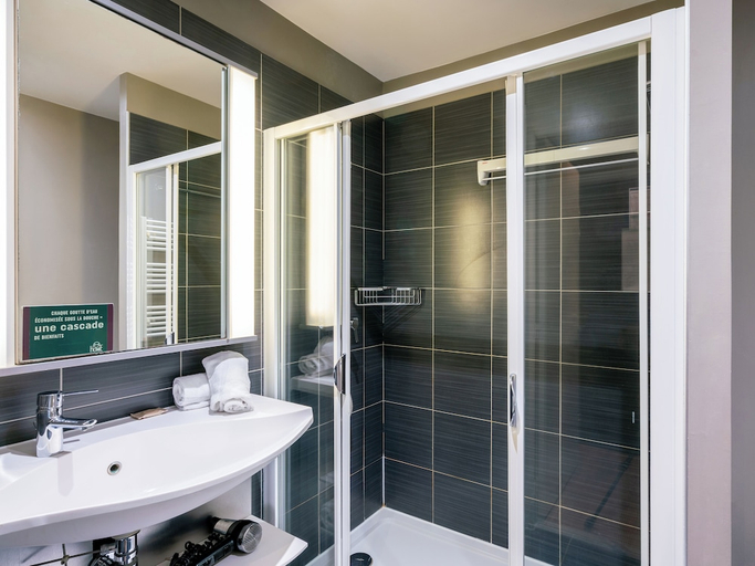 Bathroom 3, B&B HOME Caen Centre Gare, Calvados