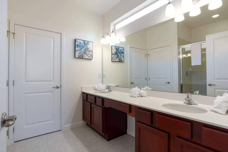 Room 4, Bellavida 8 bed Theme Rooms, Osceola