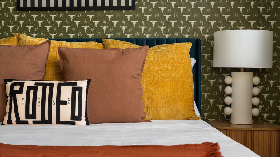 Room 4, Creekview Drive, Williamson