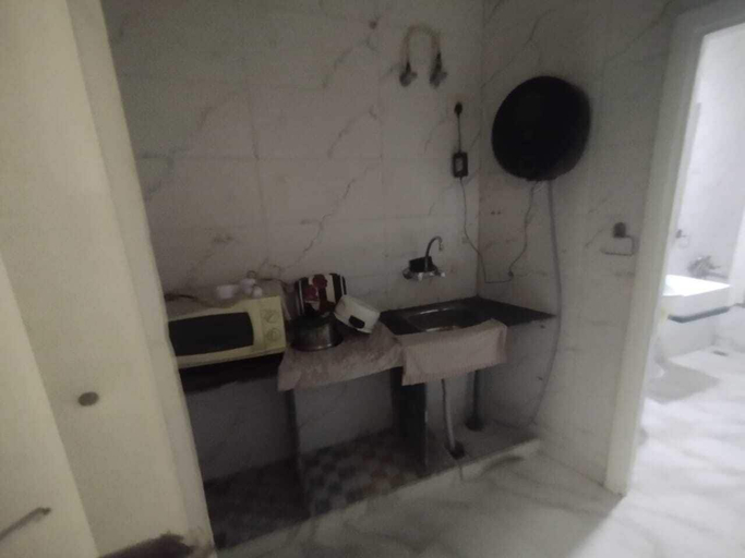 Bathroom 4, East Delhi Stays Inn, Delhi