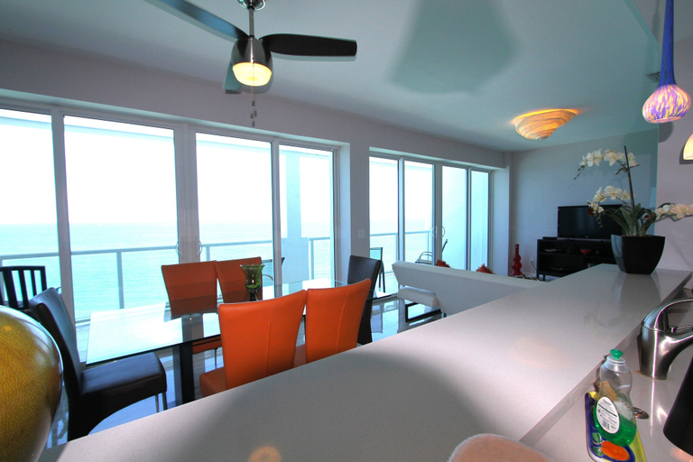 In-room dining, Tropical Suites Inc., Miami-Dade