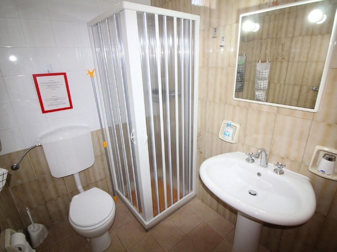 Bathroom 3, Fabulous Child-friendly Villa in Syracuse, Syracuse