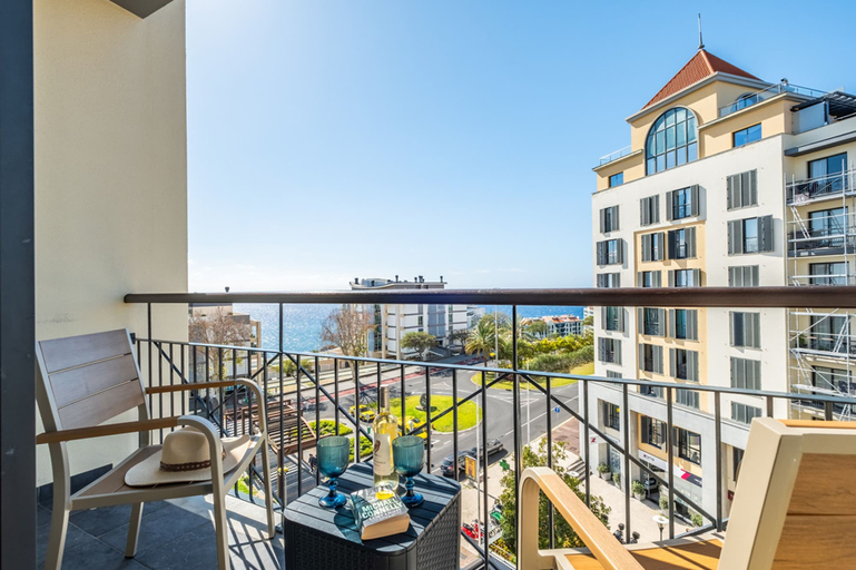 Room 4, F rum Ocean View 5B by Homie, Funchal