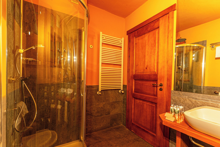 Bathroom 4, Hotel Les Montagnards, Aosta