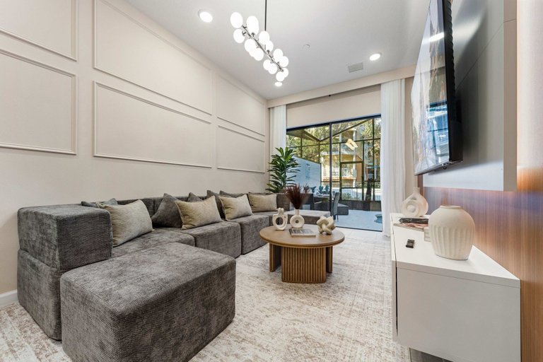 Room 2, 5BR 5BA Paradiso Grande - Walk to Seaworld 10507, Orange