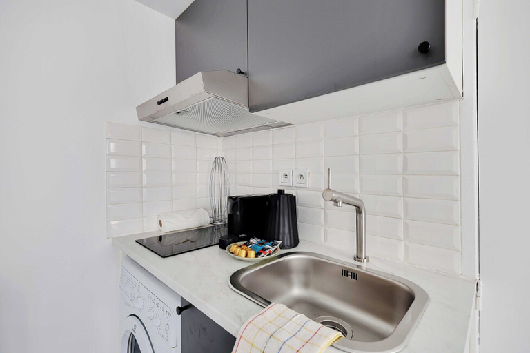 Private kitchen 2, Cozy Studio A/C 2P - Centre de Paris, Paris