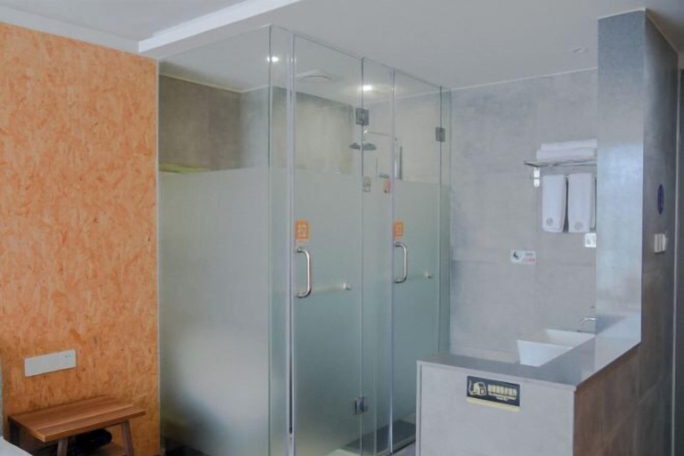Bathroom 3, Destiny, Huizhou