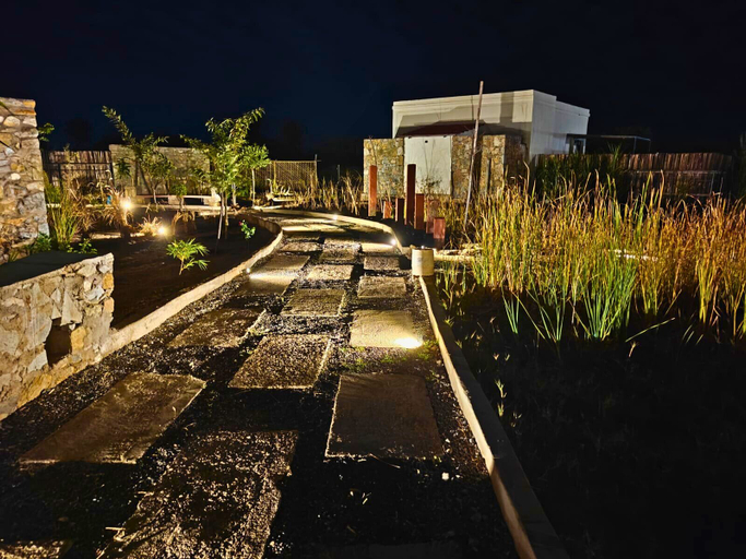 Property grounds, Vanthra Vilas, Pali