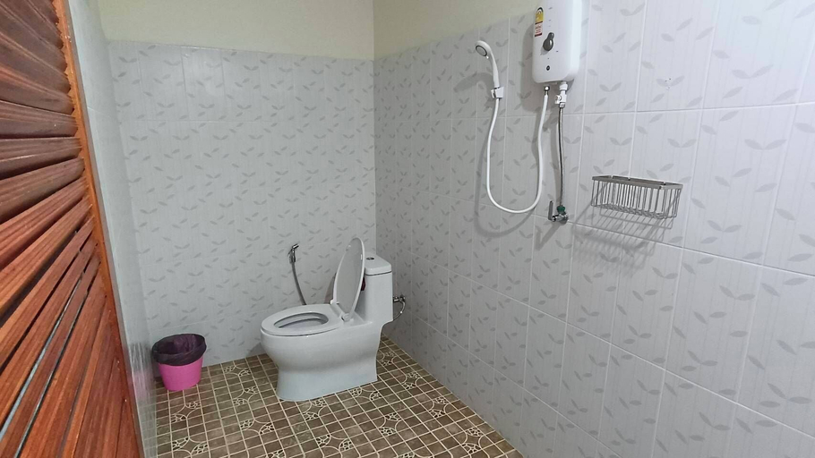 Bathroom 3, Ladawan Resort, Sikao