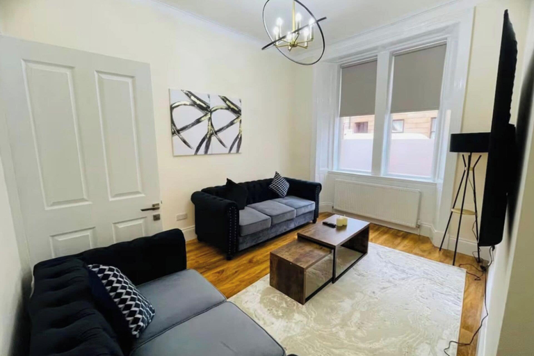 Living area 5, Near Hampden - Parking - Wifi - Sleeps 6, Glasgow