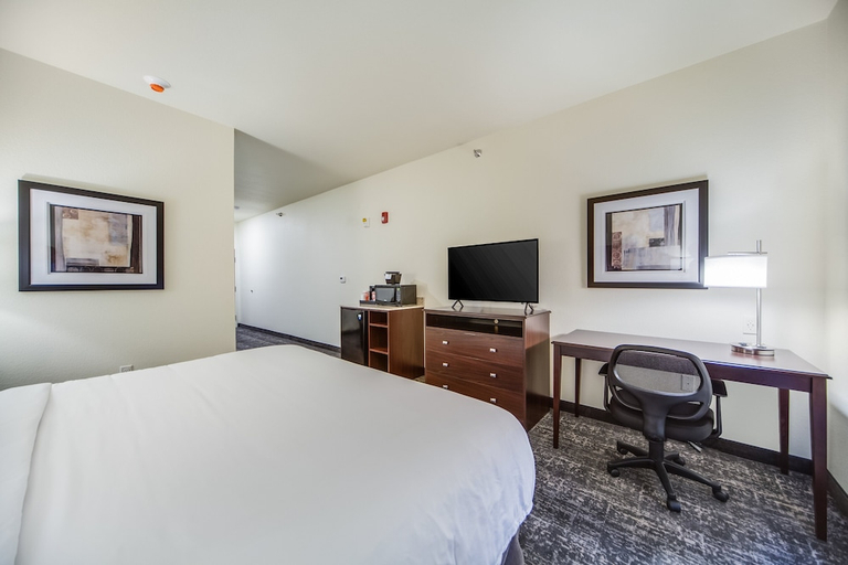 Bedroom 3, Cobblestone Hotel & Suites - Cozad, Dawson