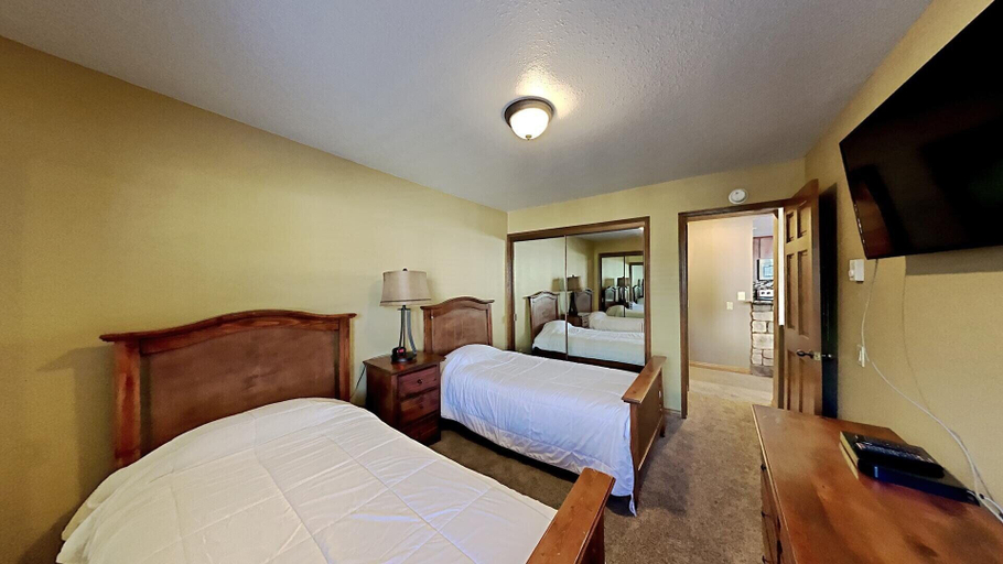 Room 2, Mammoth Mountain Condos, Mono