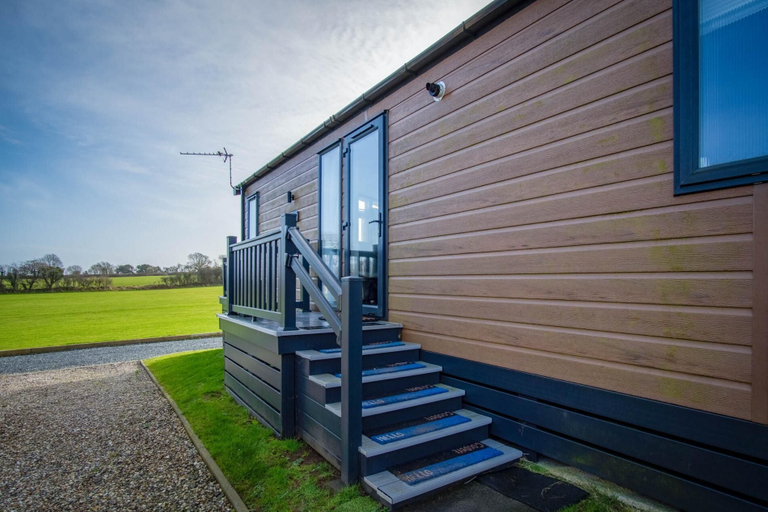 Floor plan 4, Bumblebee - 2 Bedroom Lodge - Manorbier, Pembrokeshire