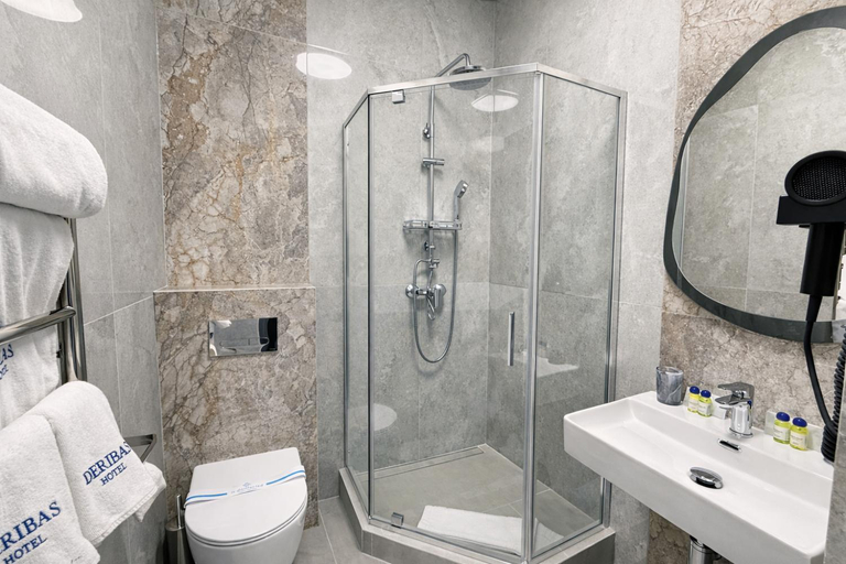 Bathroom 3, Deribas Hotel, Odes'ka