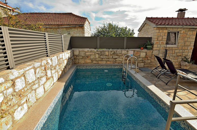 Outdoor pool 2, House Tihanka, Šolta