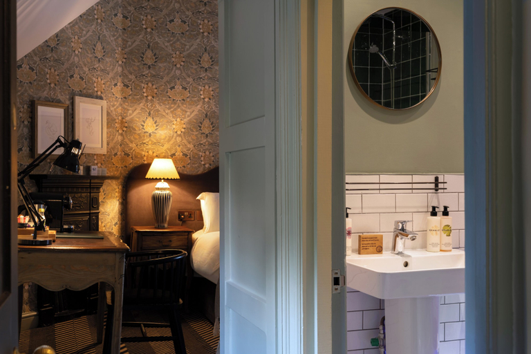 Bathroom 4, Bull Inn, Oxfordshire
