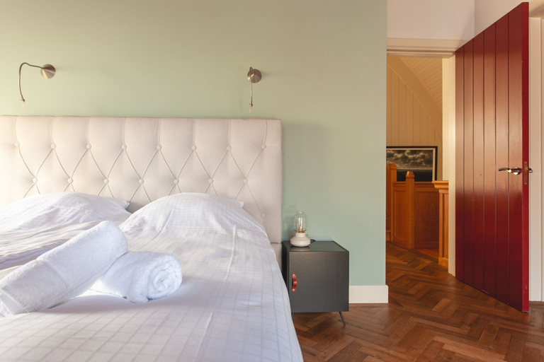 Room 4, Luxe Villa With Pool and Sauna in Spijkerboor, Wormerland