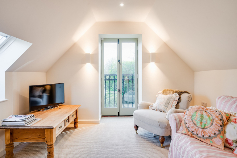 Living room 2, Charming Coach House Retreat Near Sherborne Abbey, Dorset