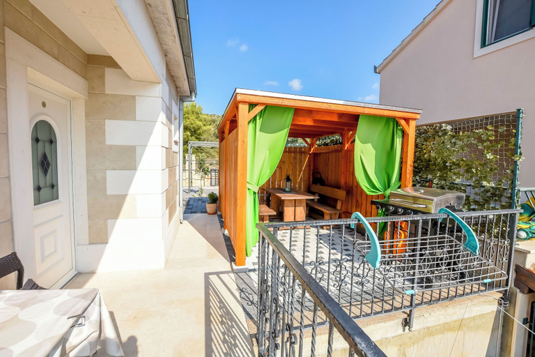 Exterior & Views 2, Apartments Villa J i M by the sea, Rogoznica