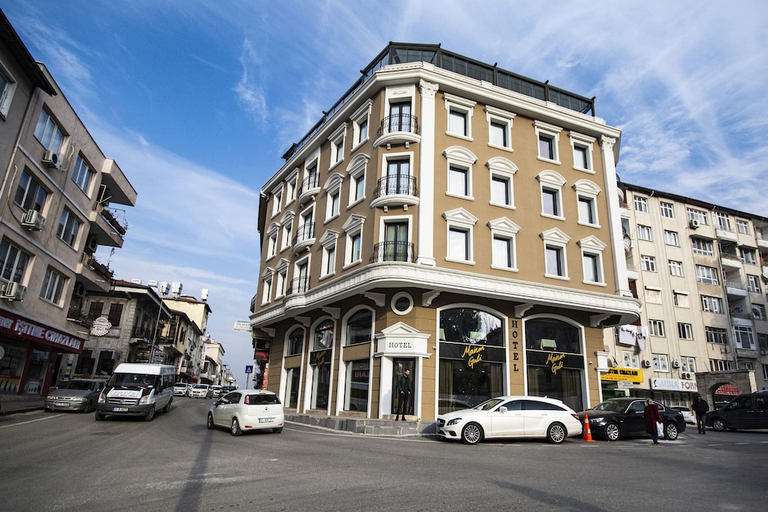 Exterior & Views